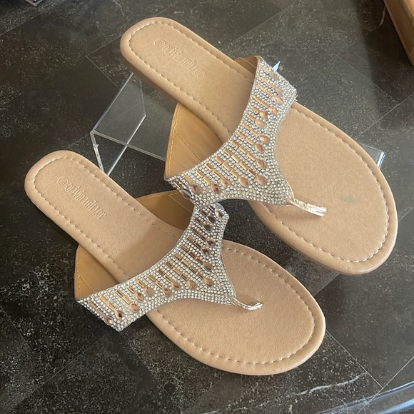 Olivia Miller Sandals - Picture 3 of 4